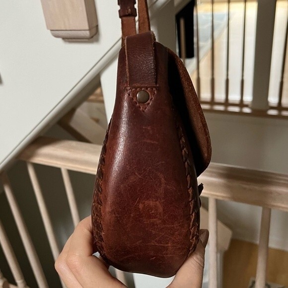 Handmade Vintage Tooled And Woven Leather Crossbody Bag in Deep Rich Brown - Picture 5 of 13